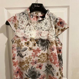 Blouse floral pattern